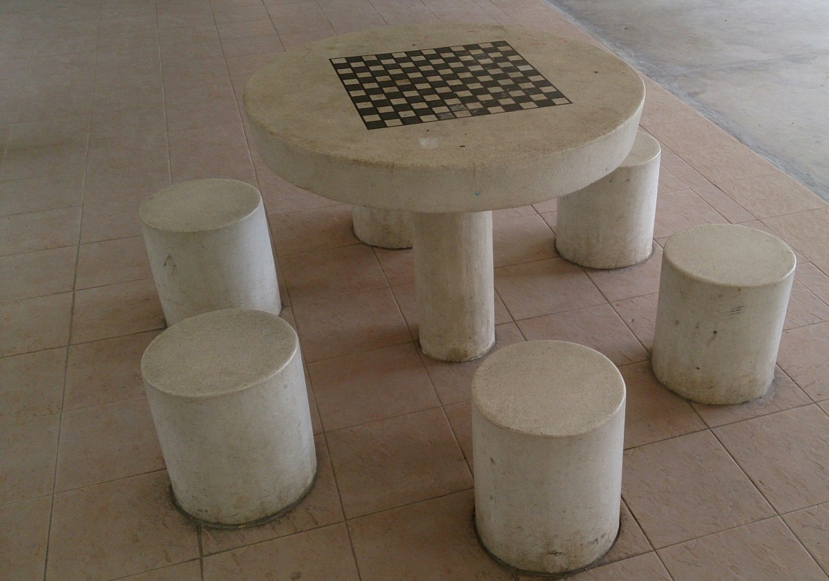 Stone_table_for_checkers