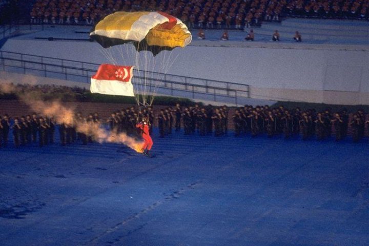 Red Lions' parachute performance at the 1996 NDP. Source. 