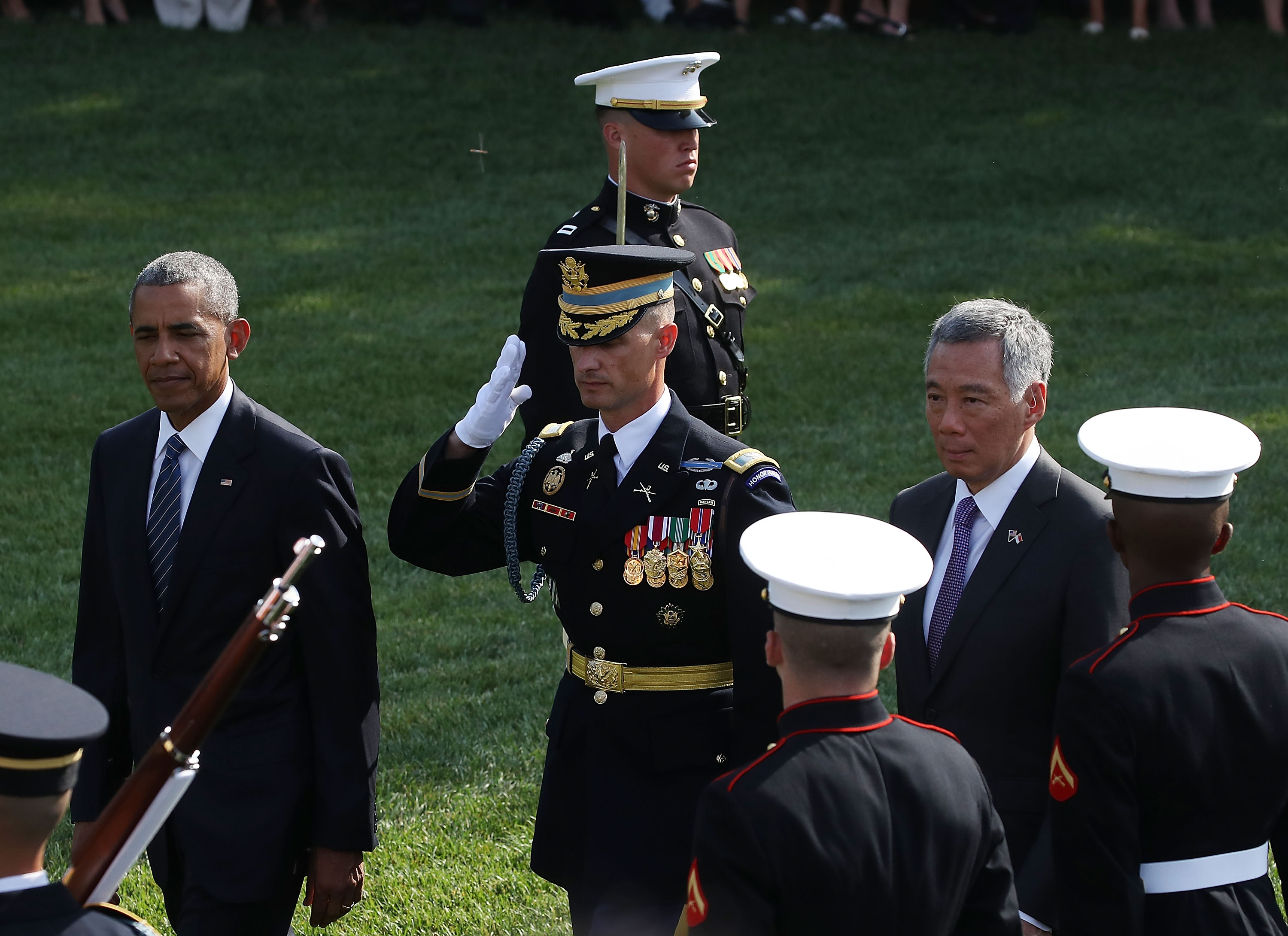 WASHINGTON, DC - AUGUST 02: U.S. President Barack Obama (L), and Singapore Prime Minister Lee Hsien Loong (R), inspect the troops during an arrival ceremony on the South Lawn of the White House August 2, 2016 in Washington, DC. The president and first lady will host a state dinner in Loong's honor, just the 11th state dinner thrown since Obama became president. (Photo by Mark Wilson/Getty Images)