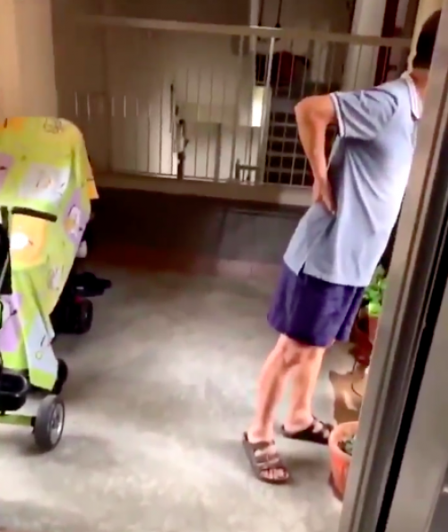 Foodpanda deliveryman gets stuck in Yishun block for 2 hours due to ...