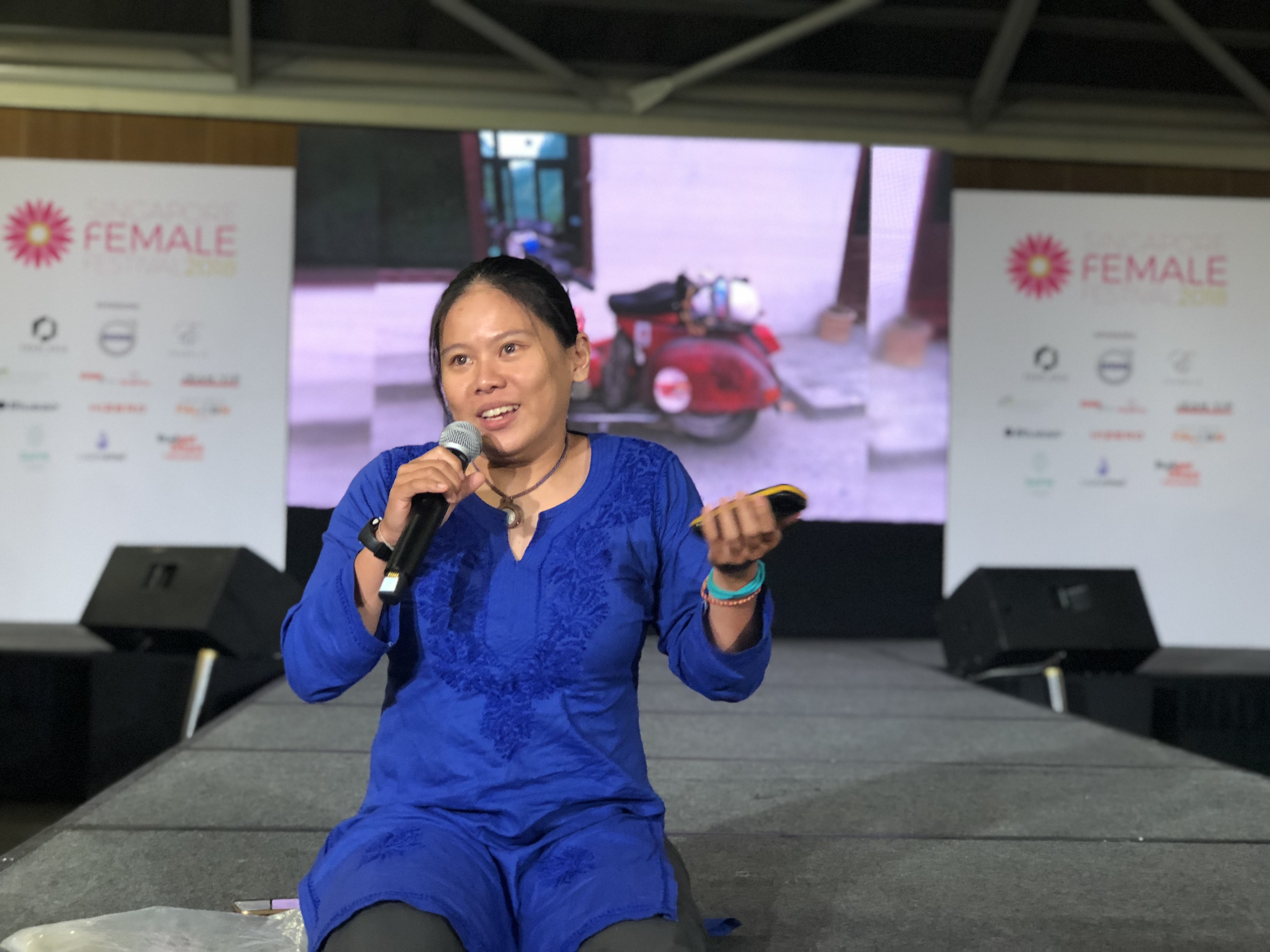 S'pore boyfriend rents Vespa with sidecar for romantic anniversary, gets  girlfriend drenched in rain -  - News from Singapore, Asia and  around the world