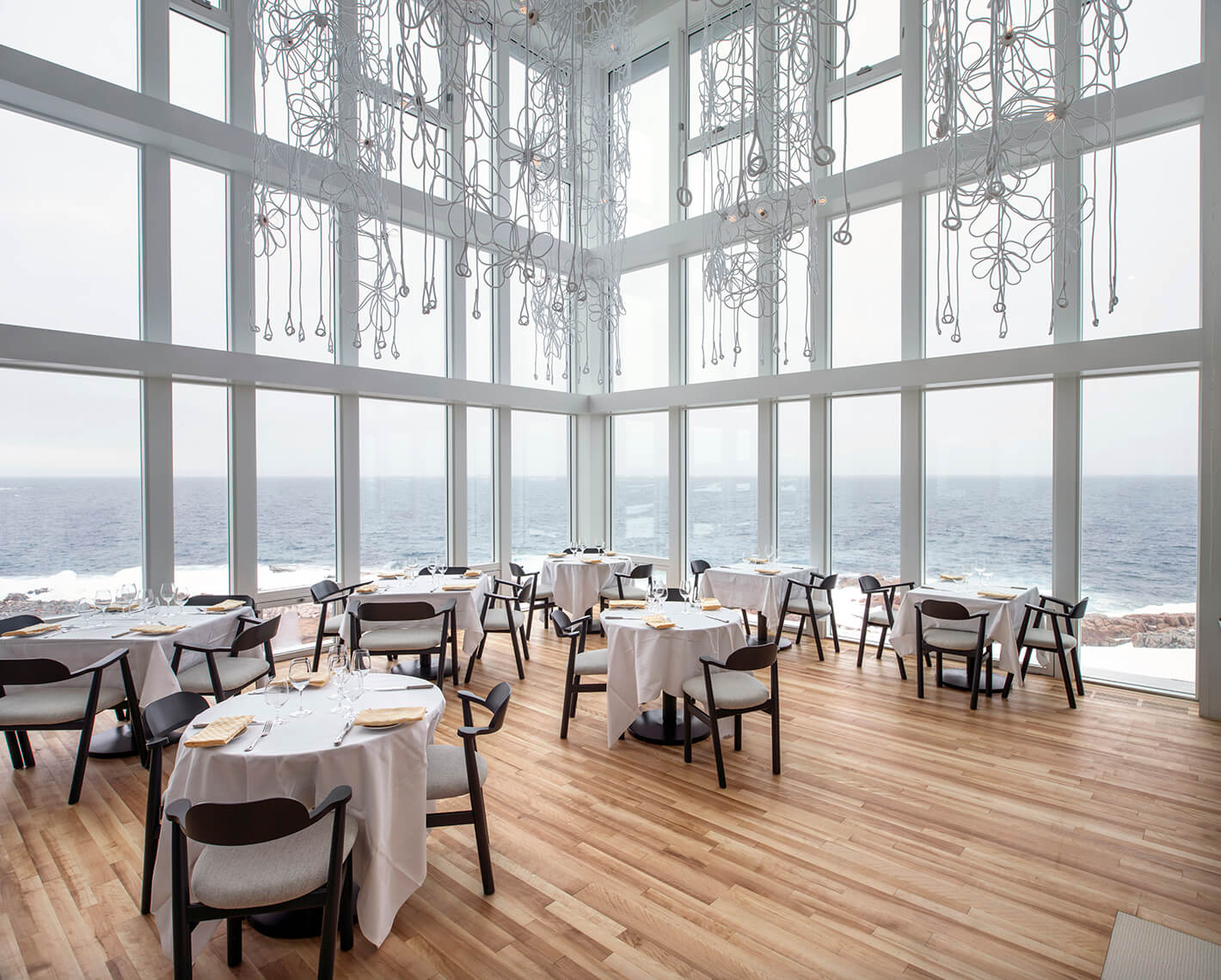 S2,000 per room hotel at corner of the earth includes 5 meals