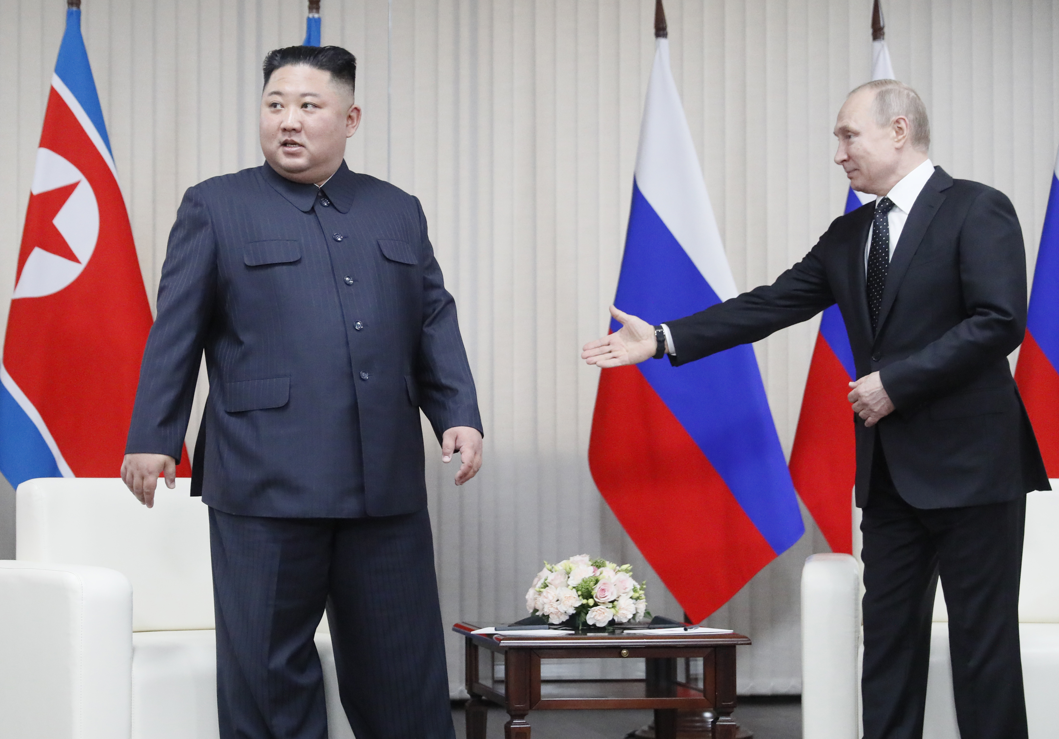 Kim Jong-un meets Vladimir Putin for first time, thanks Russian leader ...