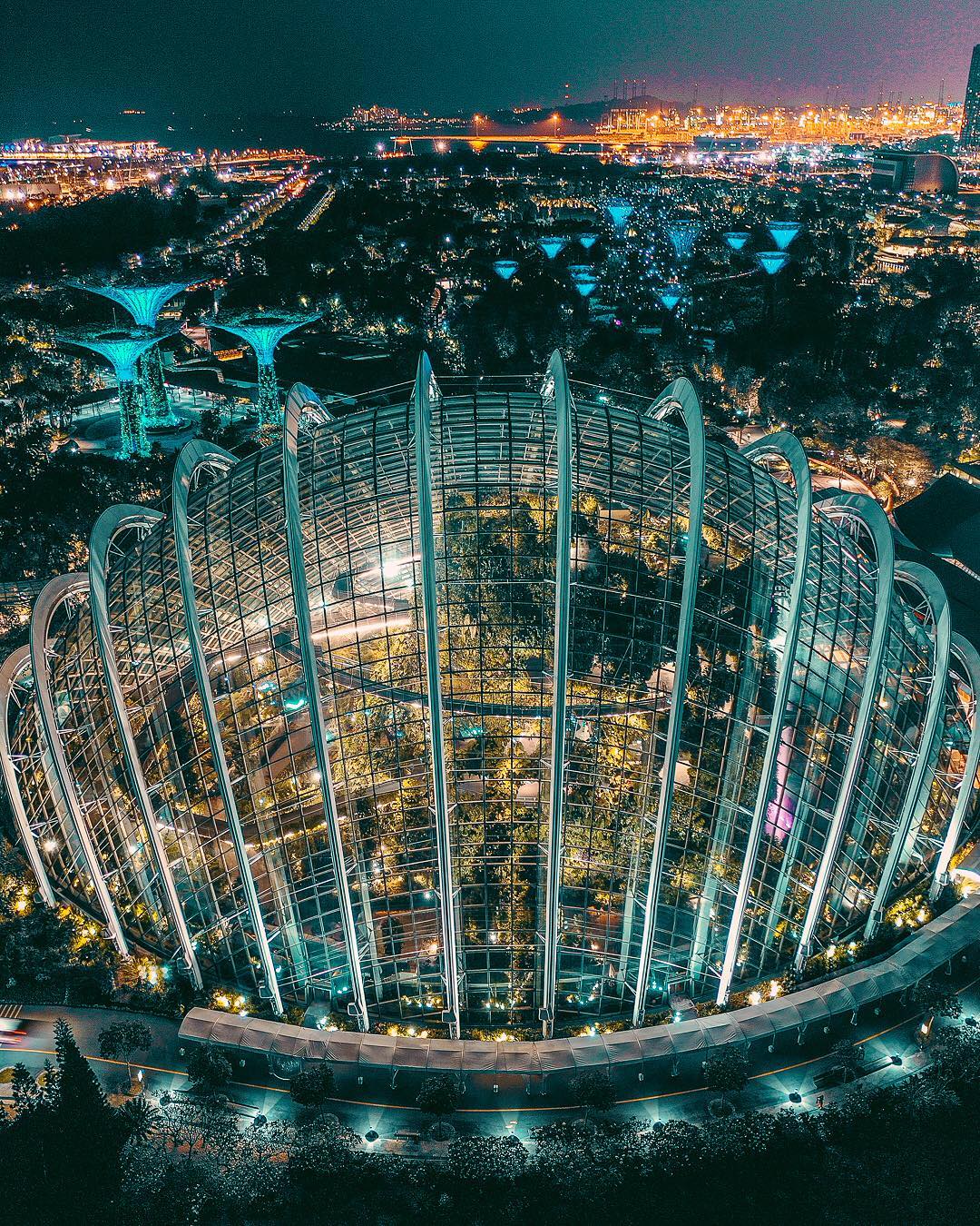 Photographer Makes Spore Look Like Futuristic Metropolis Straight Out