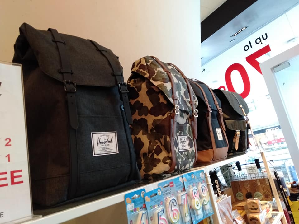 Herschel backpack hot sale retailers