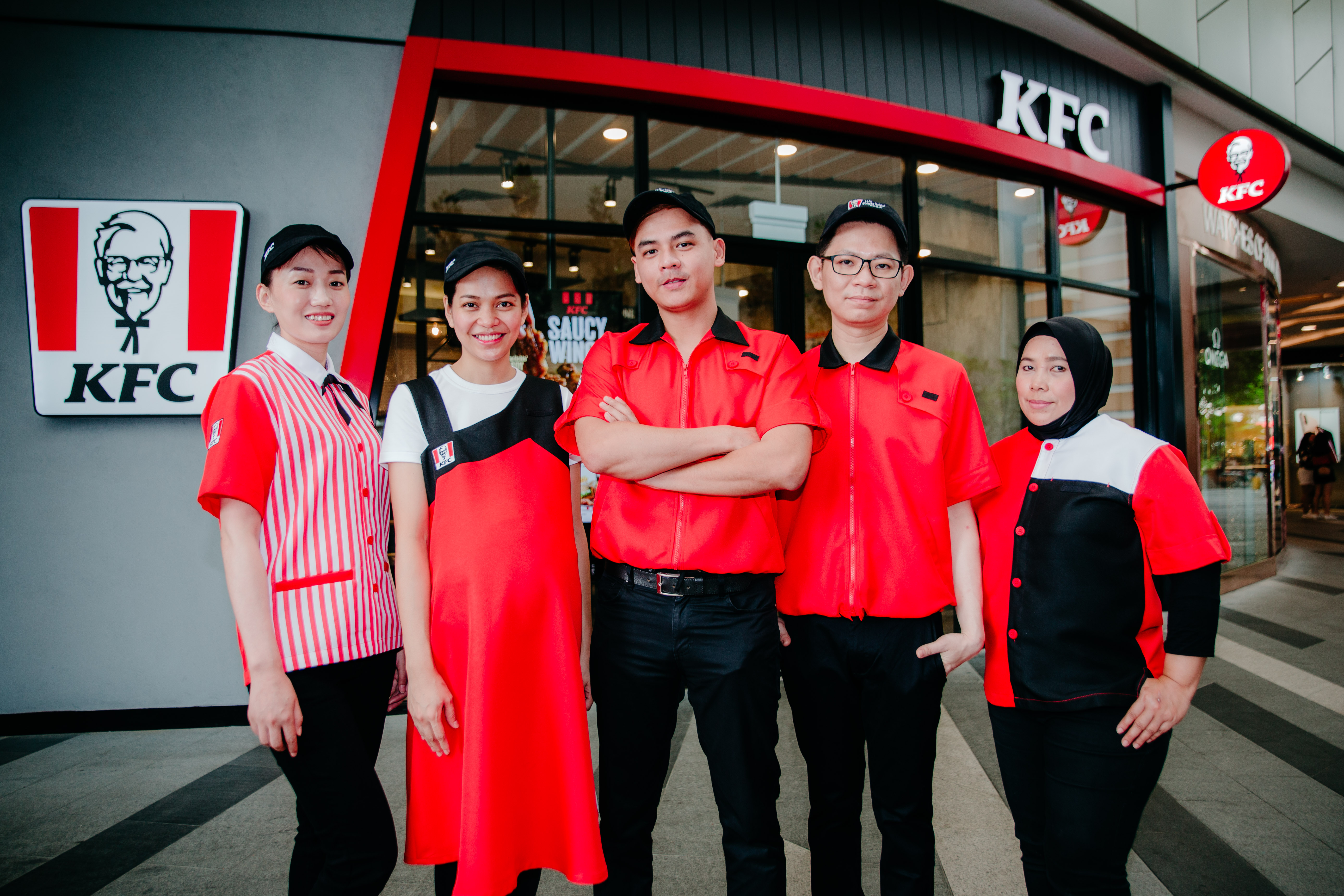 KFC S'pore collaborates with fashion designer to create new chic