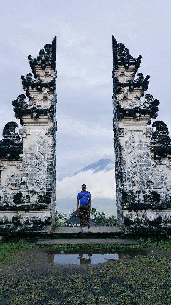 Popular Instagram Hotspot In Bali Gates Of Heaven Turns Out To Be Sheet Of Glass Visual