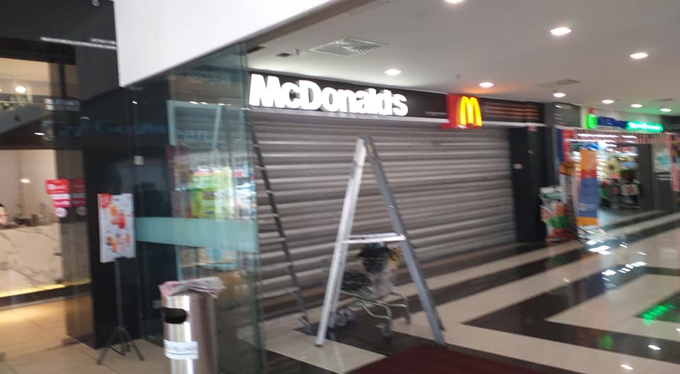 Johor McDonald's doors malfunction, customers trapped inside with food ...