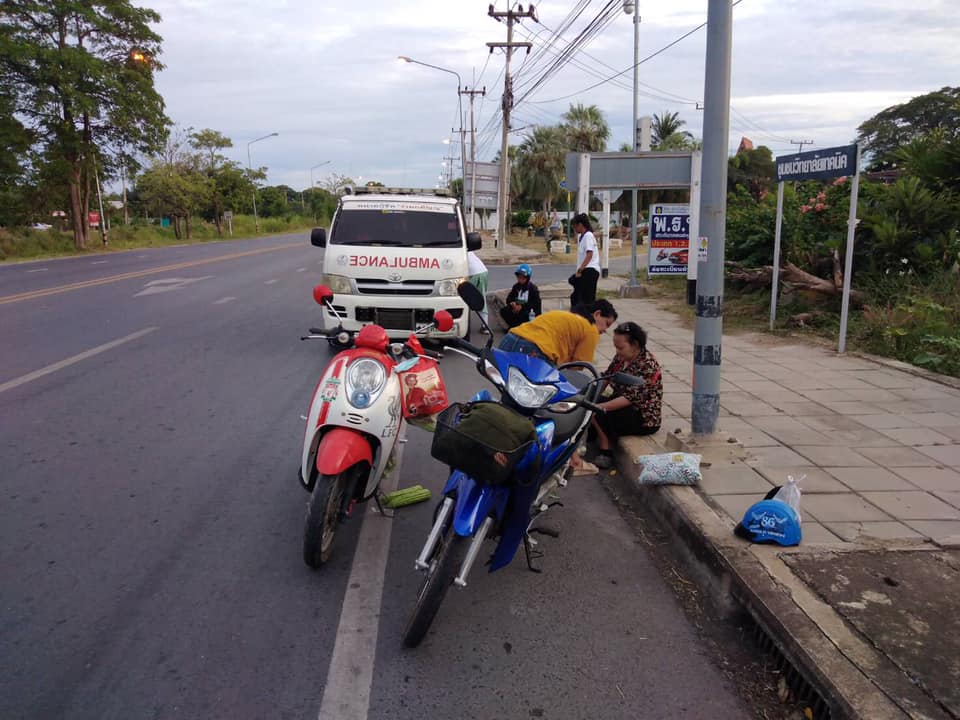 Off-duty Thai paramedics help accident victims on way to wedding, all's ...