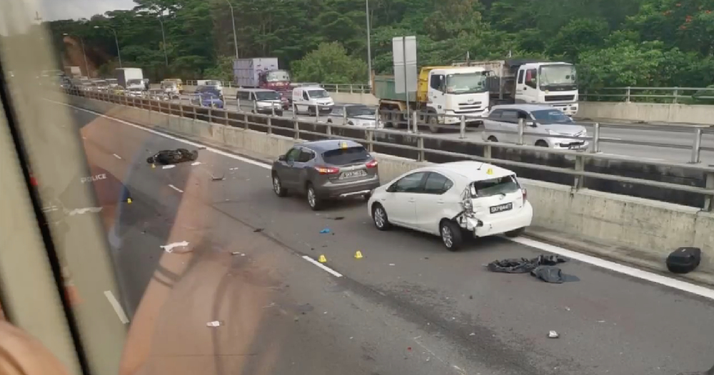 Motorcyclist, 45, killed in crash involving 2 cars & trailer along SLE ...