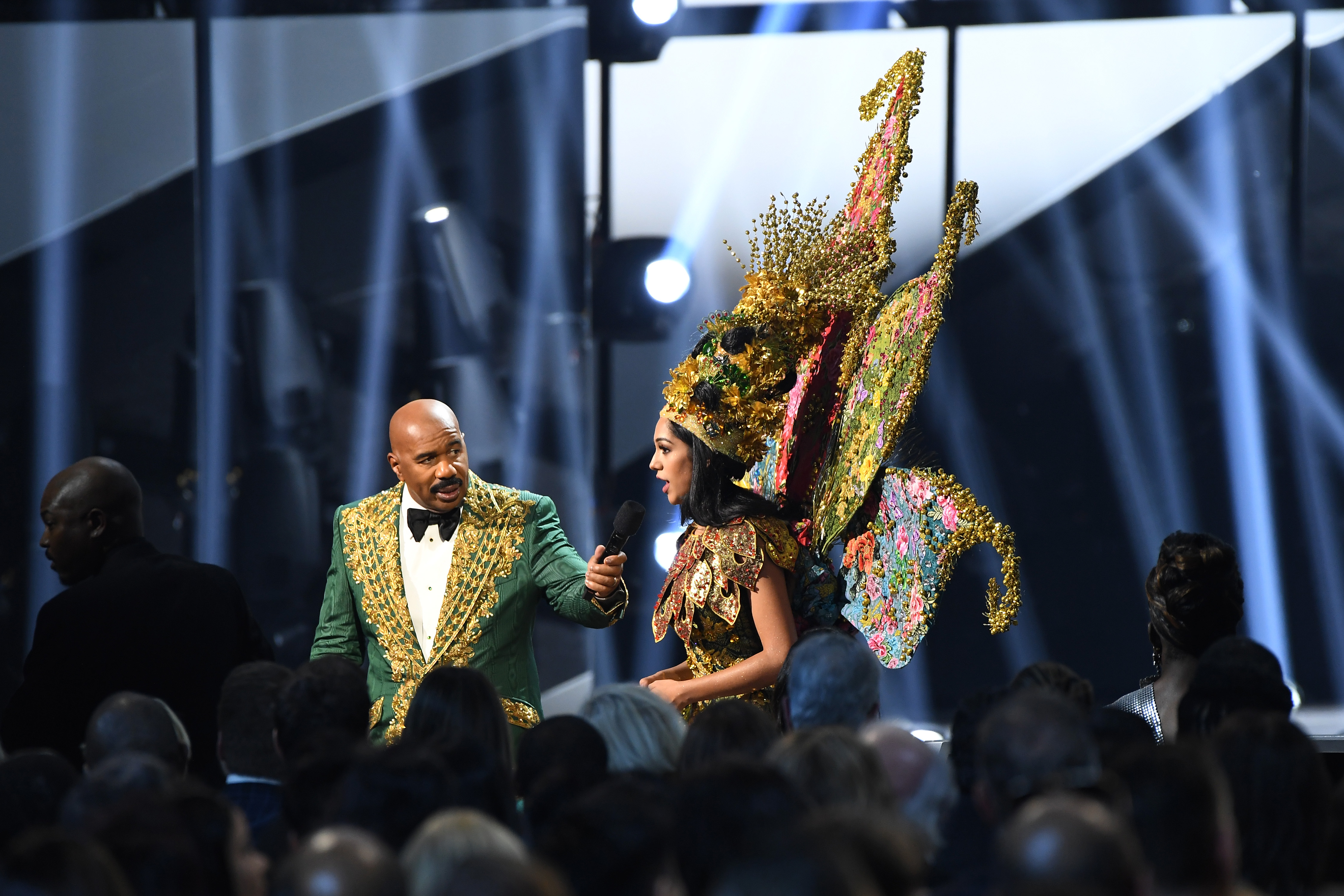 steve harvey interviews miss malaysia