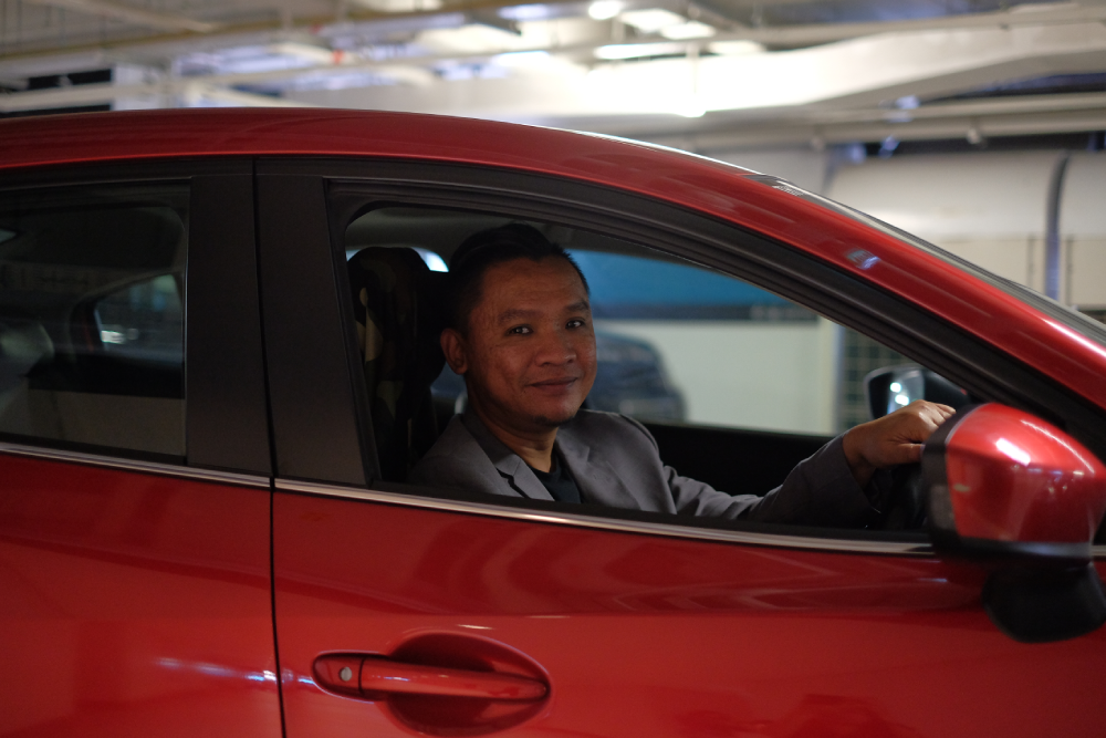 At the frontline: Private hire drivers who ferry S'pore healthcare ...