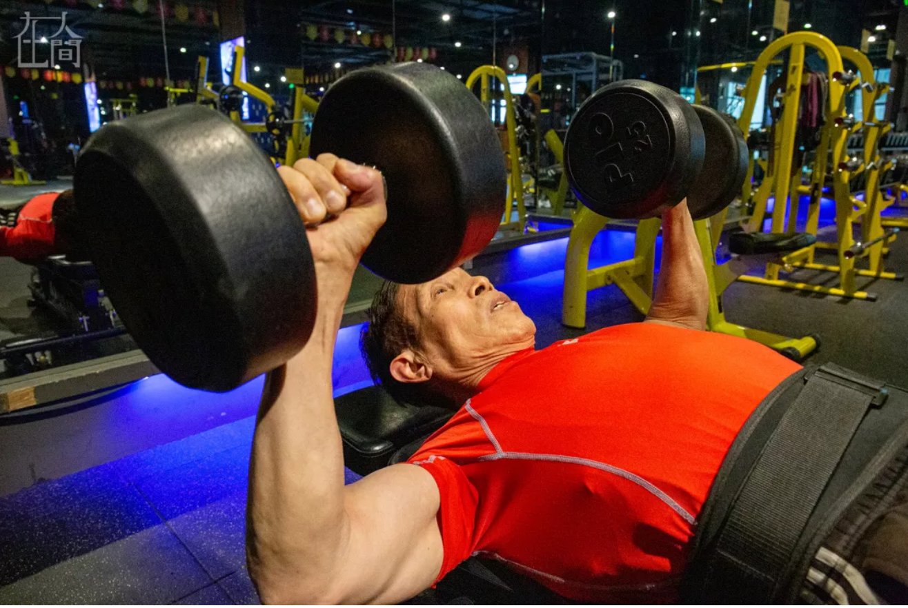 gym wuhan bodybuilder