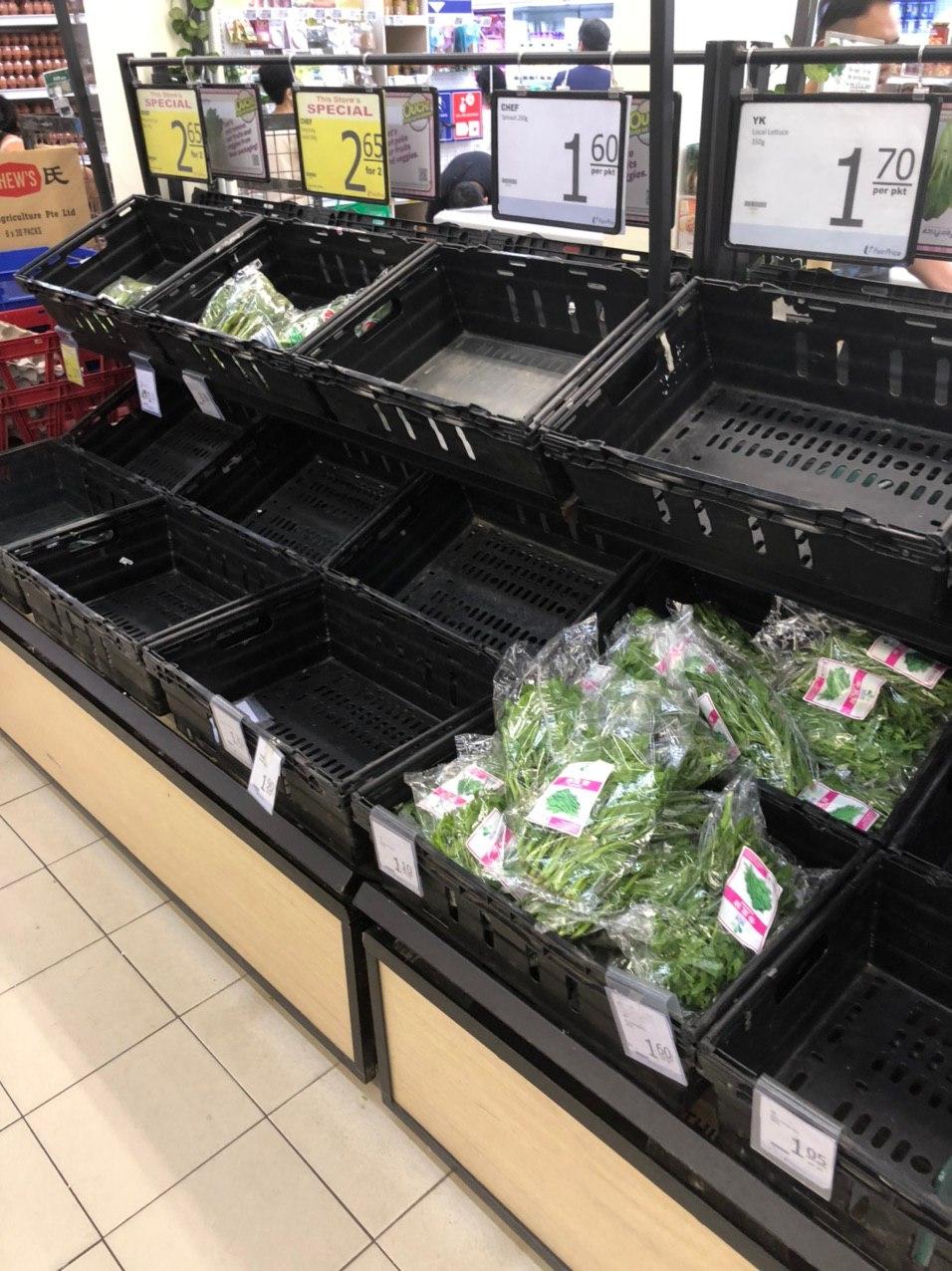 S'poreans do some late-night grocery shopping after M'sia ...