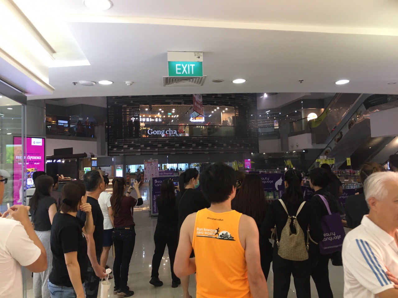 Fire breaks out at Texas Chicken in Causeway Point, shoppers & staff