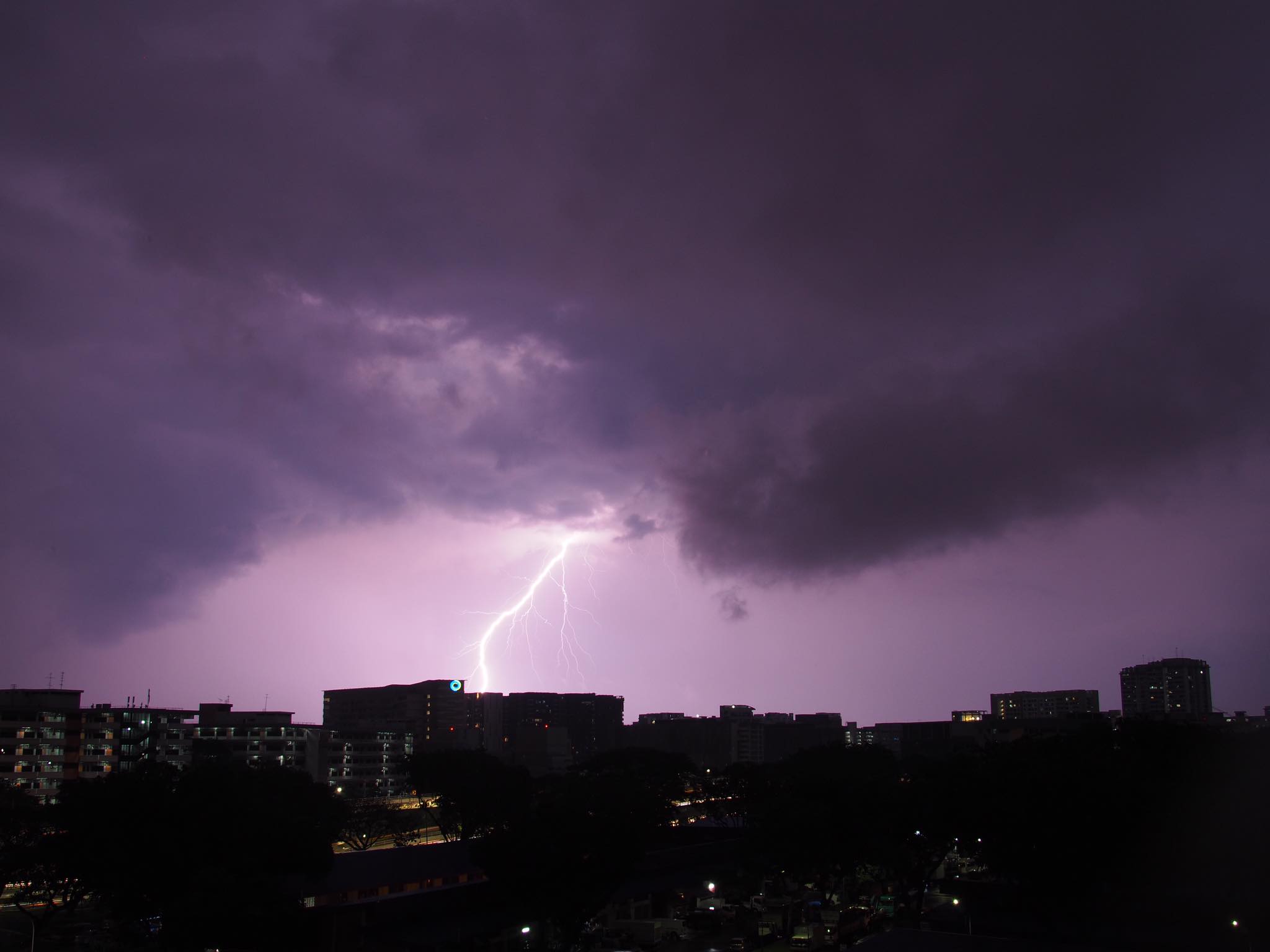 Spectacular lightning shots captured in S'pore during April's thundery ...