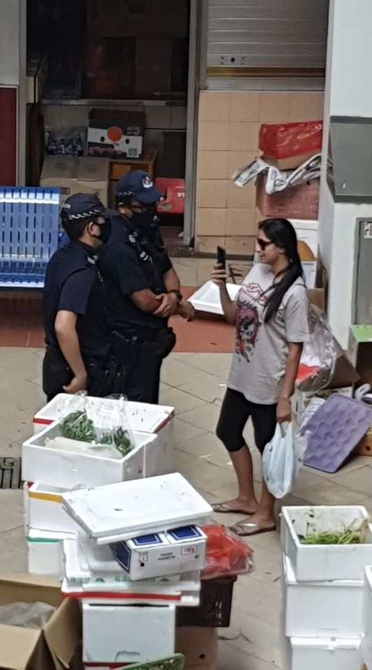 Singapore lady refuses to wear mask