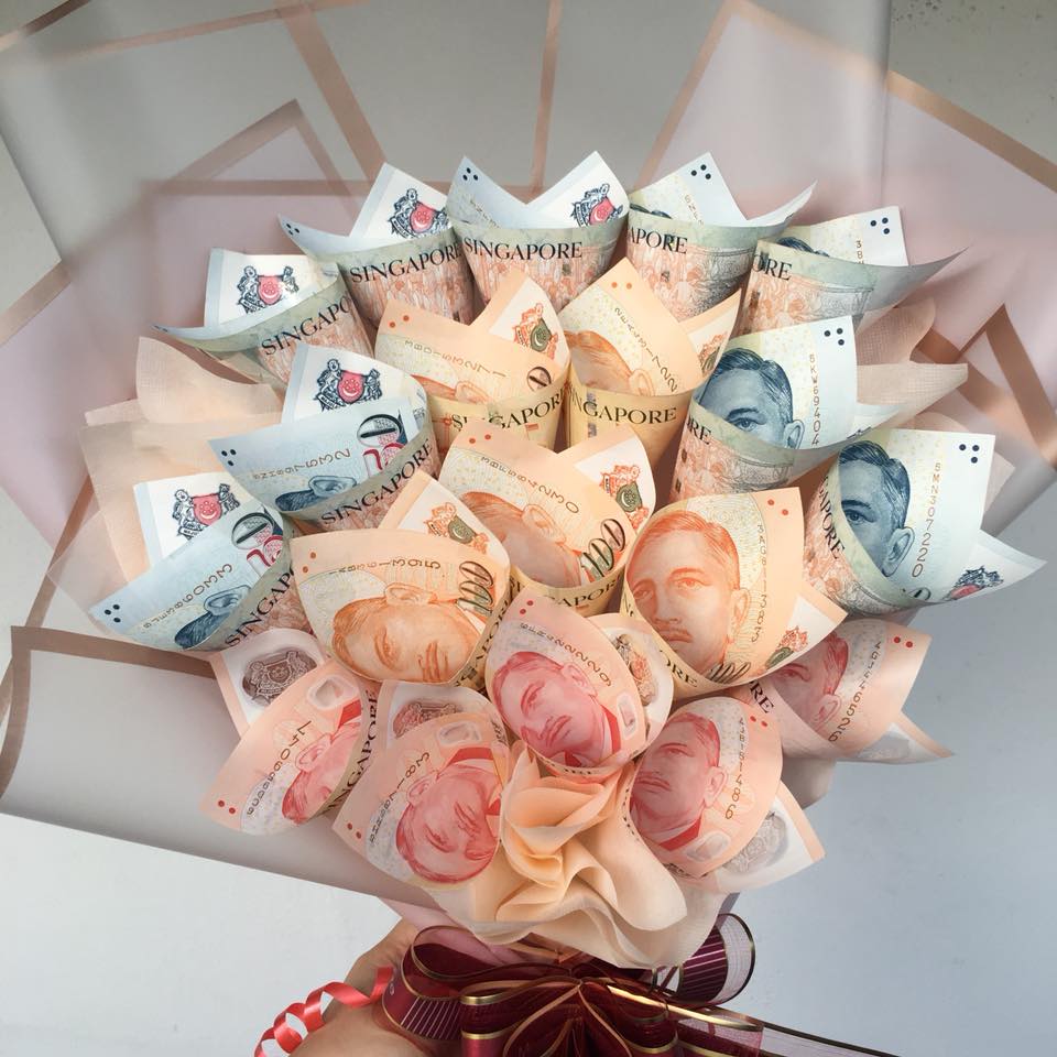 s-pore-man-gifts-s-1-000-cash-bouquet-to-wife-for-wedding-anniversary