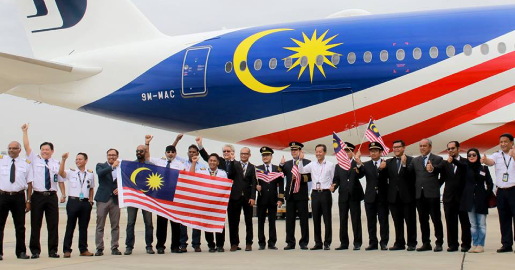 Малайзия эйрлайнс. Авиакомпания Malaysia Airlines. Малайзия авиалинии. Малавийские авиалинии. Самолет малазийские авиалинии.