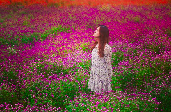 photo of lady standing at nari park amaranth