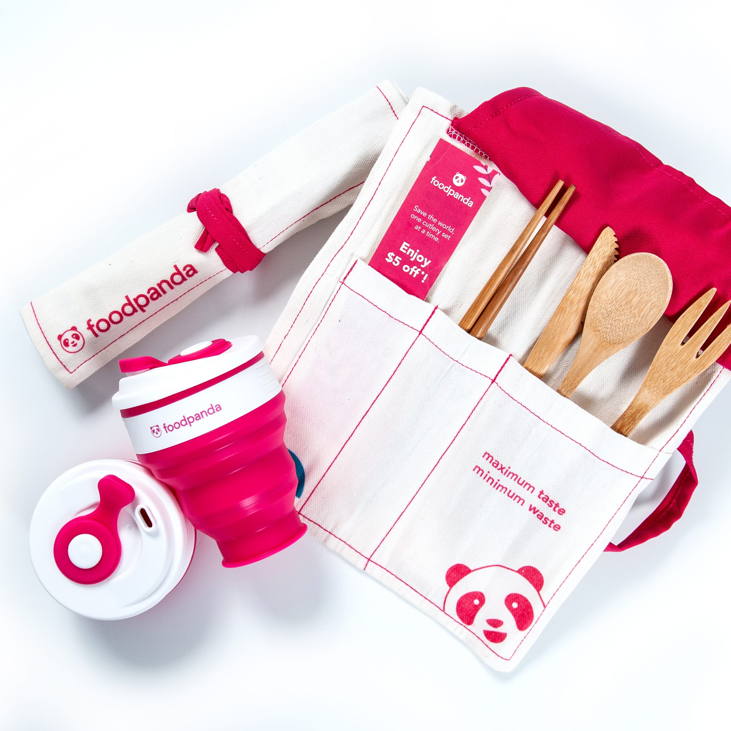 photo of foodpanda cutlery and collapsible cup