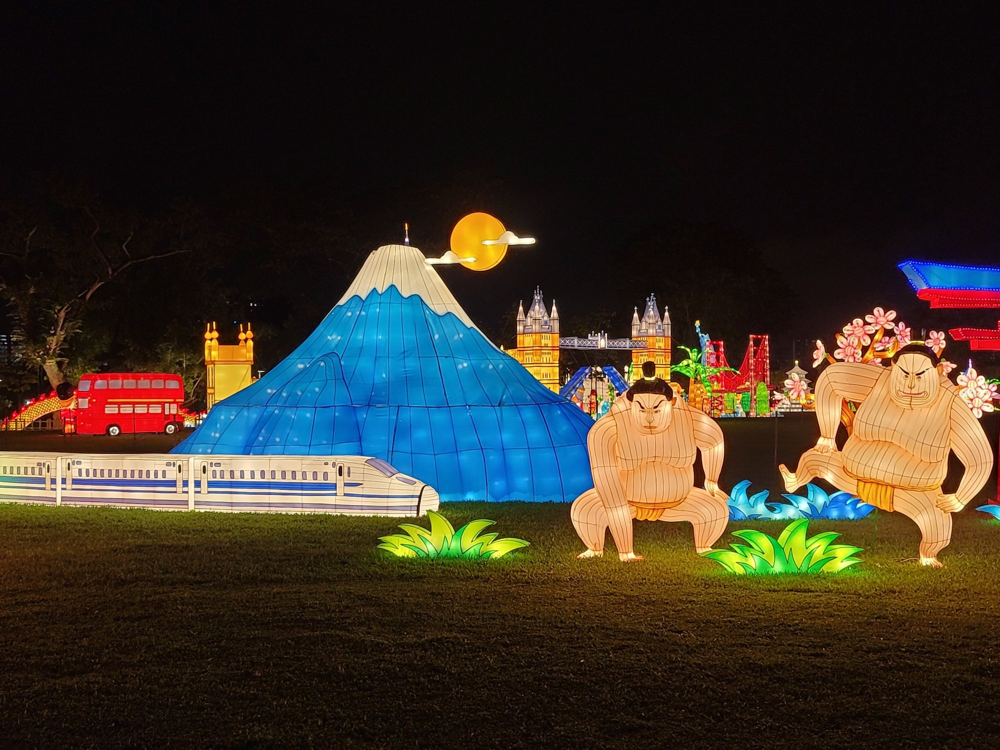 Lanterns of famous landmarks at Jurong Lake Gardens lit every night