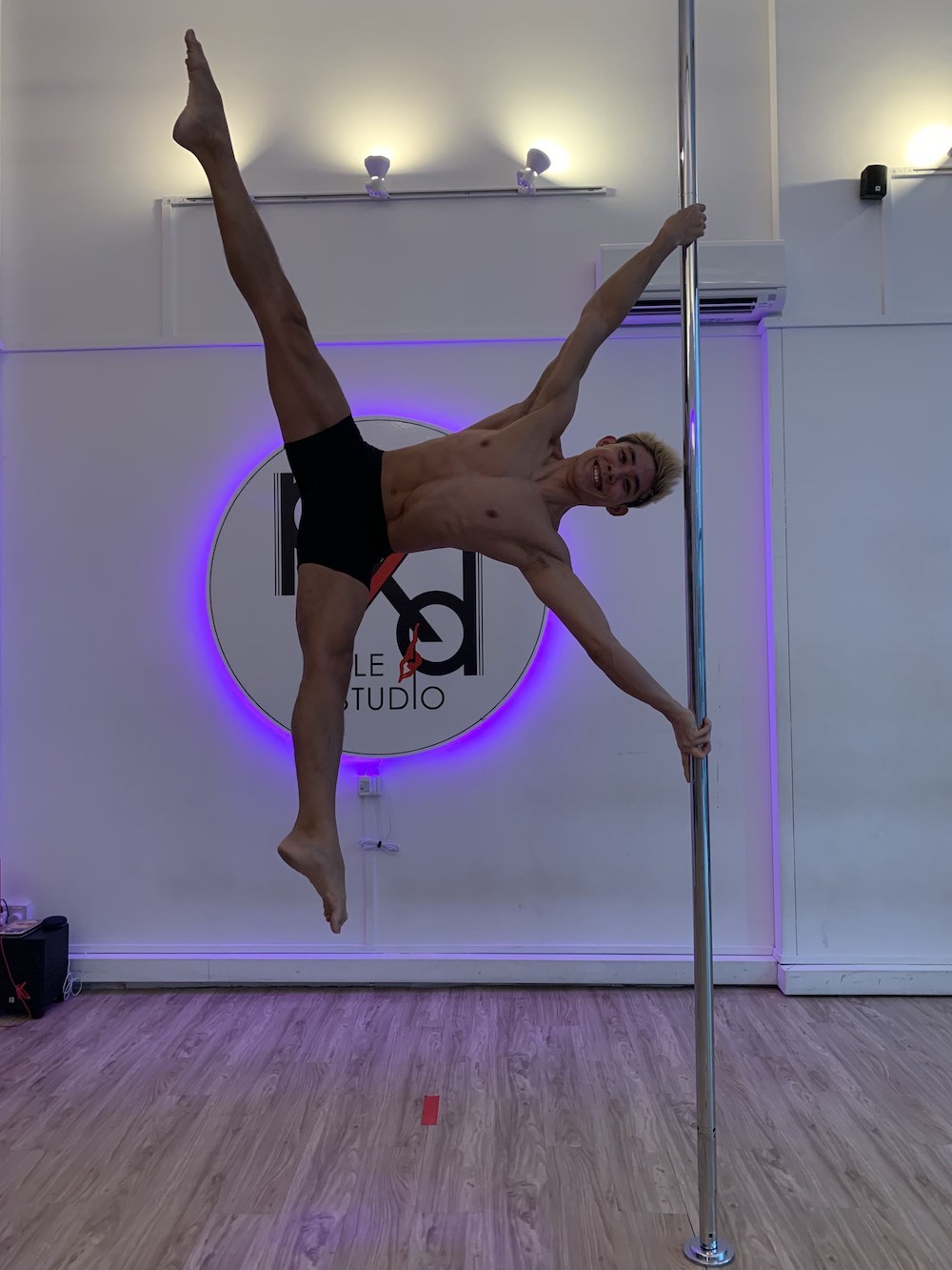 Barras pole dance/pole fitness (@eternalpole) • Instagram photos and videos