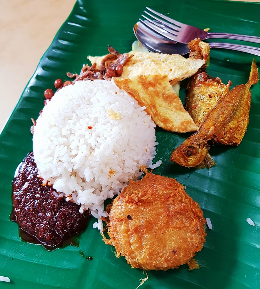 Toa Payoh stall has been selling S 1 nasi  lemak  with rice 