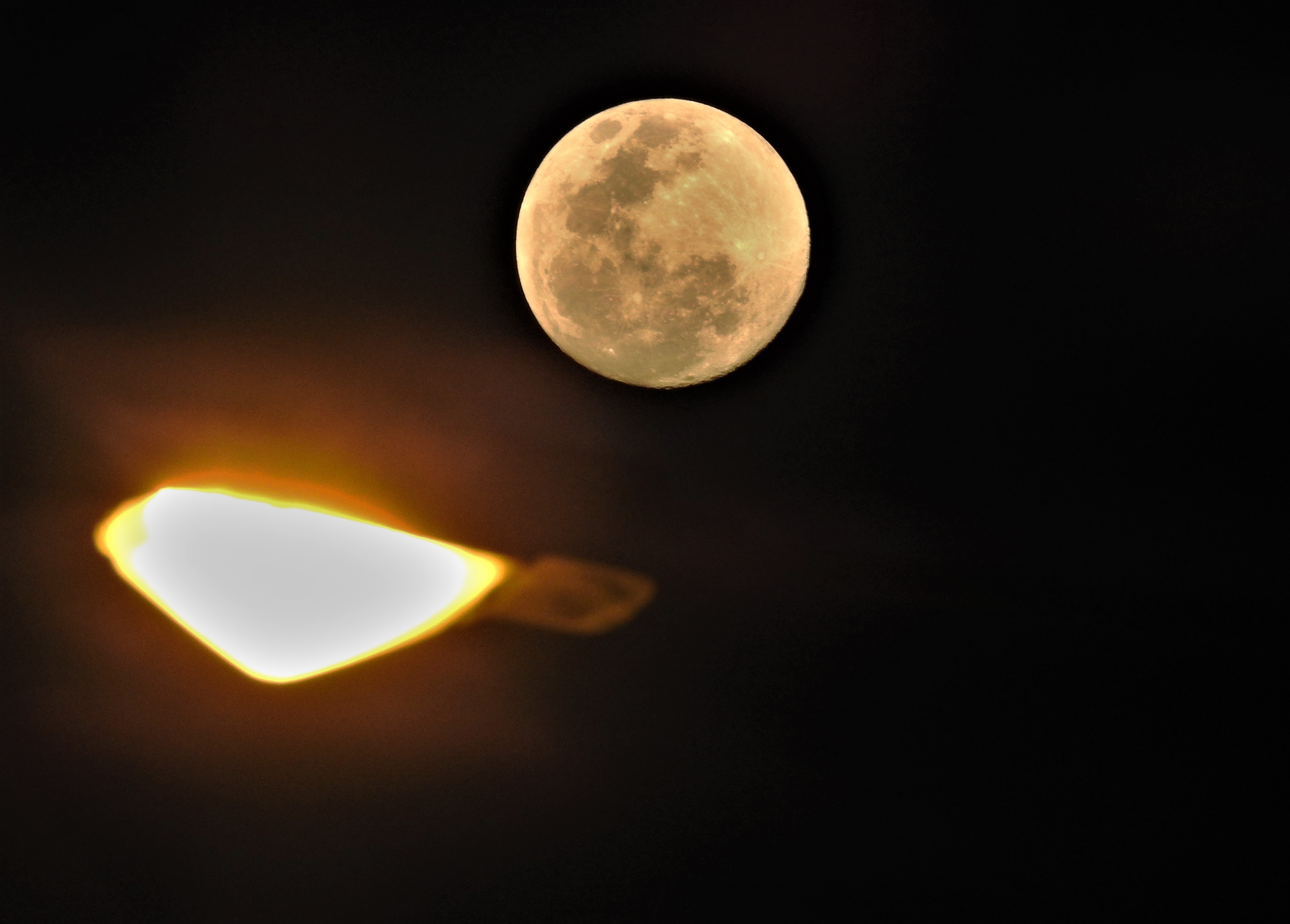 Image of the Gibbous moon over Singapore