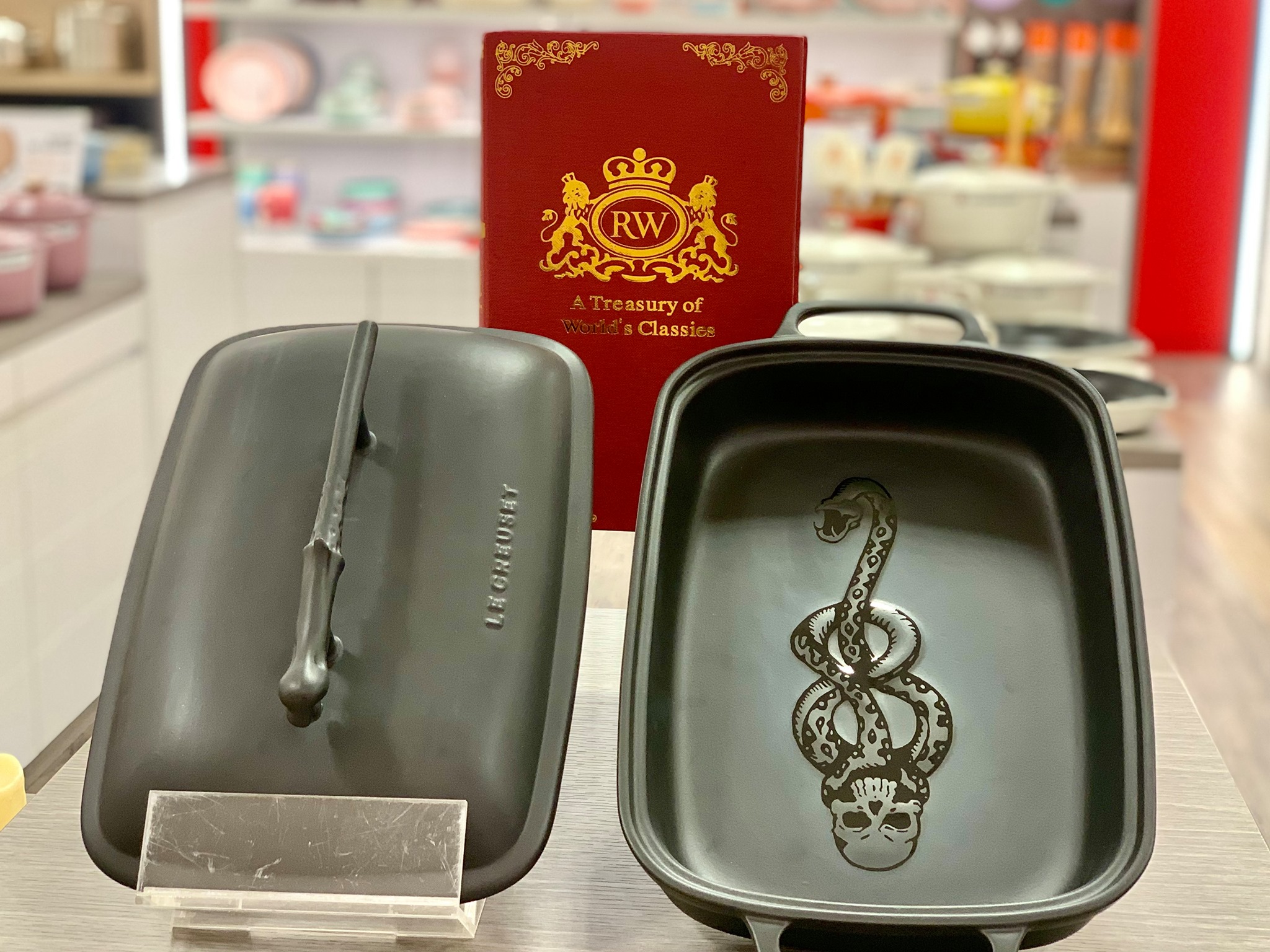 Harry Potter x Le Creuset collection now at Takashimaya S'pore, prices from  S$109 -  - News from Singapore, Asia and around the world