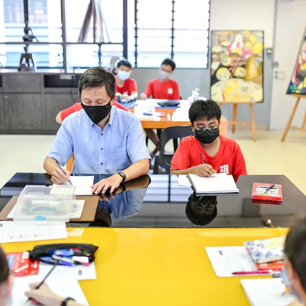 chan chun sing student tour class students seated