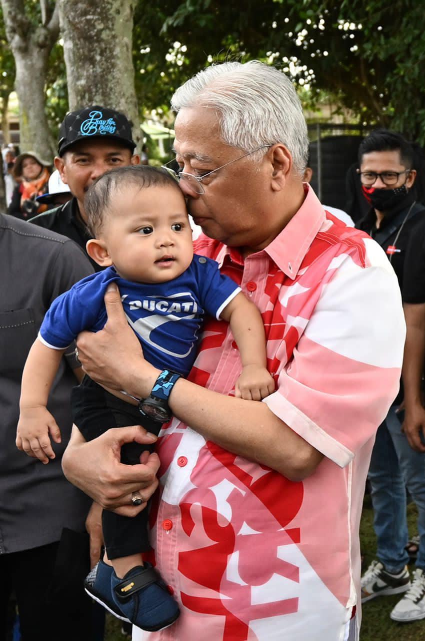 M'sian PM Ismail Sabri wears S$2,190 shirt that costs  times median  M'sian salary  - News from Singapore, Asia and around the  world