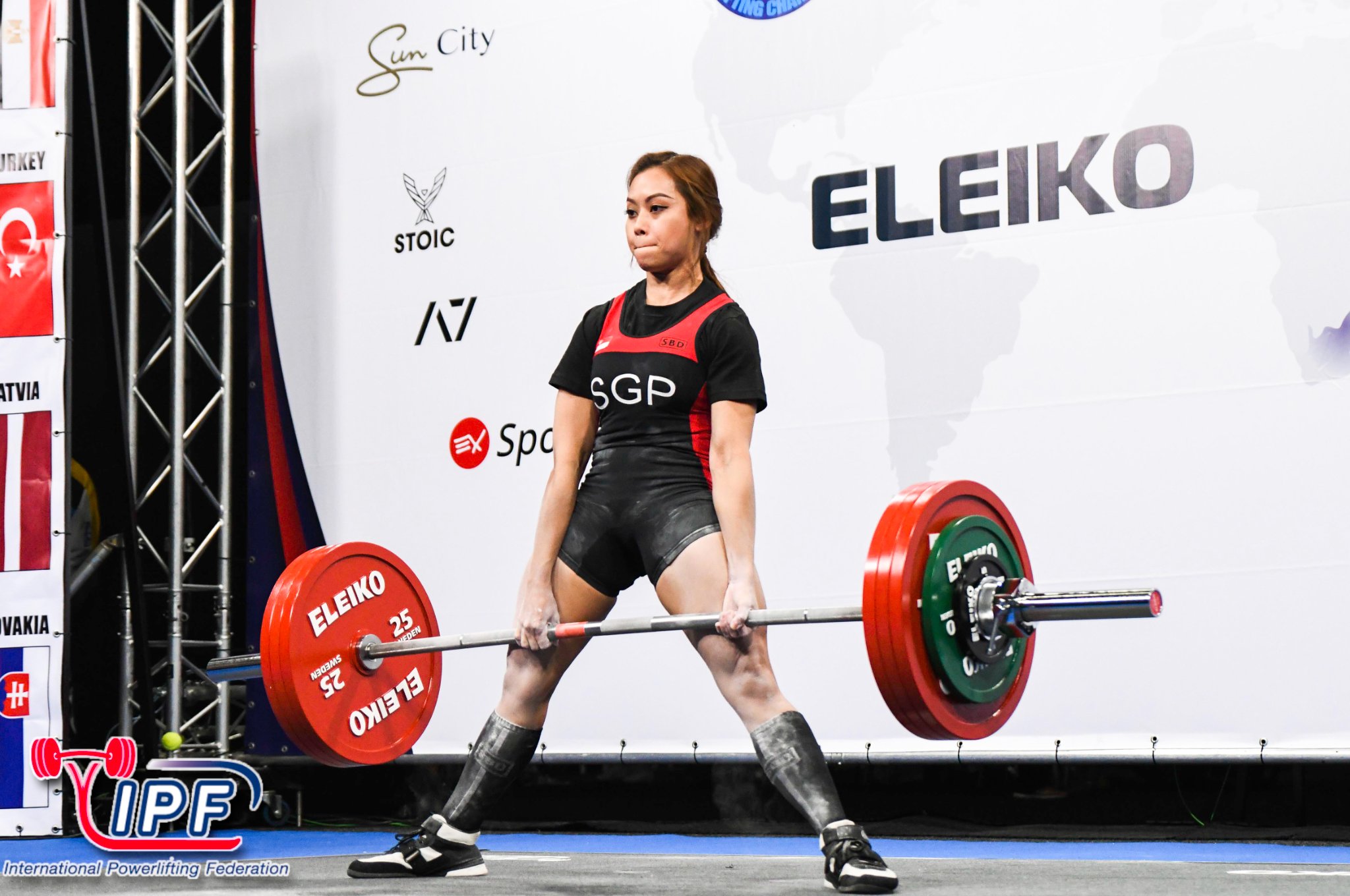 25x World Record Holder Female Powerlifter Speaks Out on Challenges Faced  by Female Athletes in Fitness World