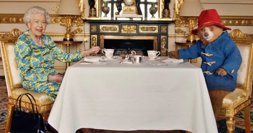 Queen Elizabeth II has tea with Paddington Bear at Buckingham Palace | The News Singapore