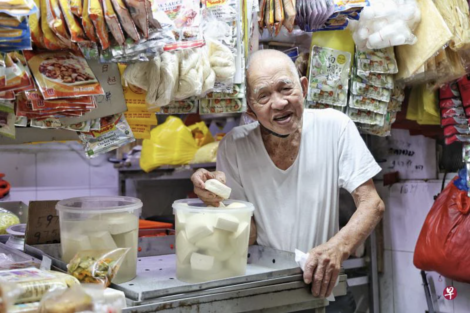 90 year old taukwa hawker 1