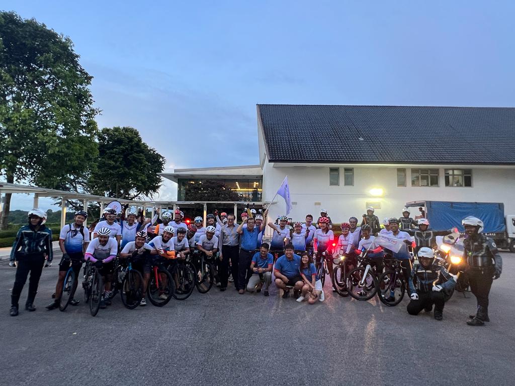 Group photo of cyclists