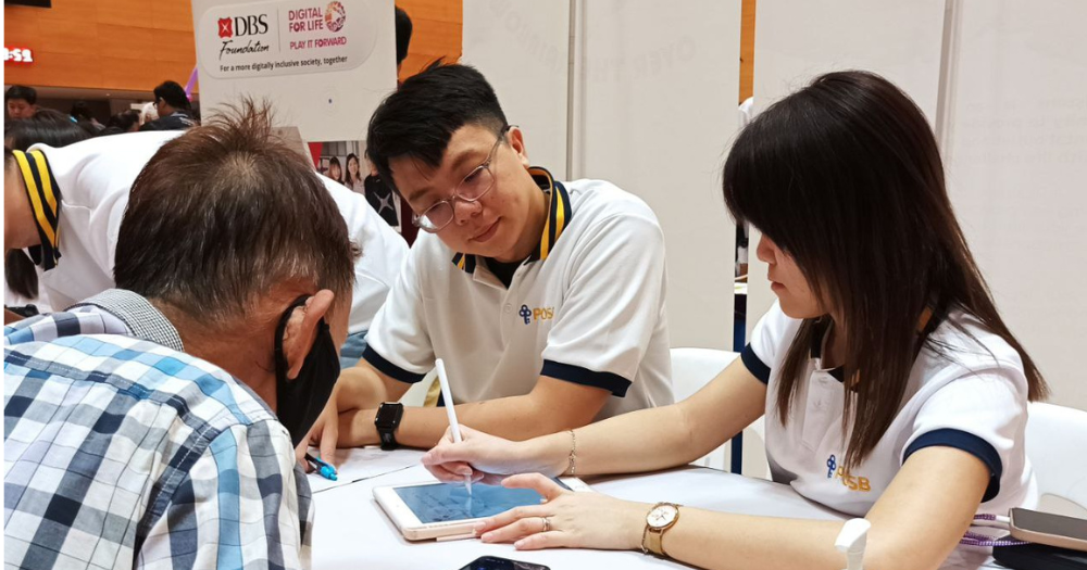 I attended a free digital literacy event for seniors and was humbled by their hunger to learn – Mothership.SG