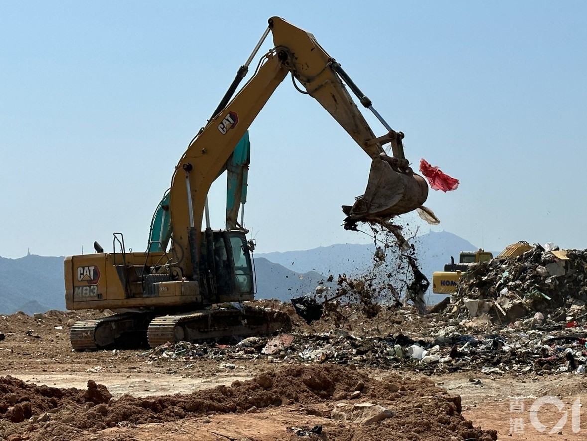 abby-choi-landfill-04.jpg