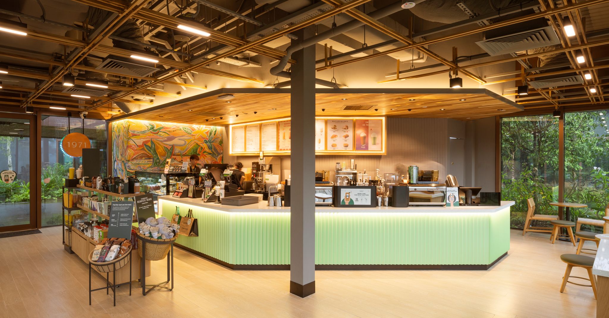 New standalone Starbucks at Bird Paradise now open, giving away 2,000 ...
