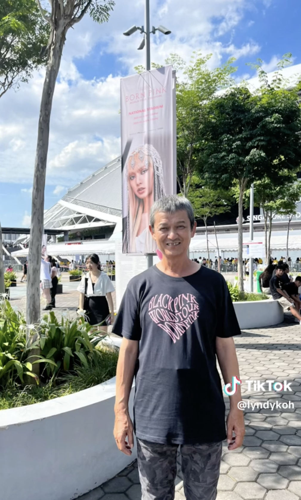 60-Year-Old Dad Attends His First Blackpink Concert in Singapore