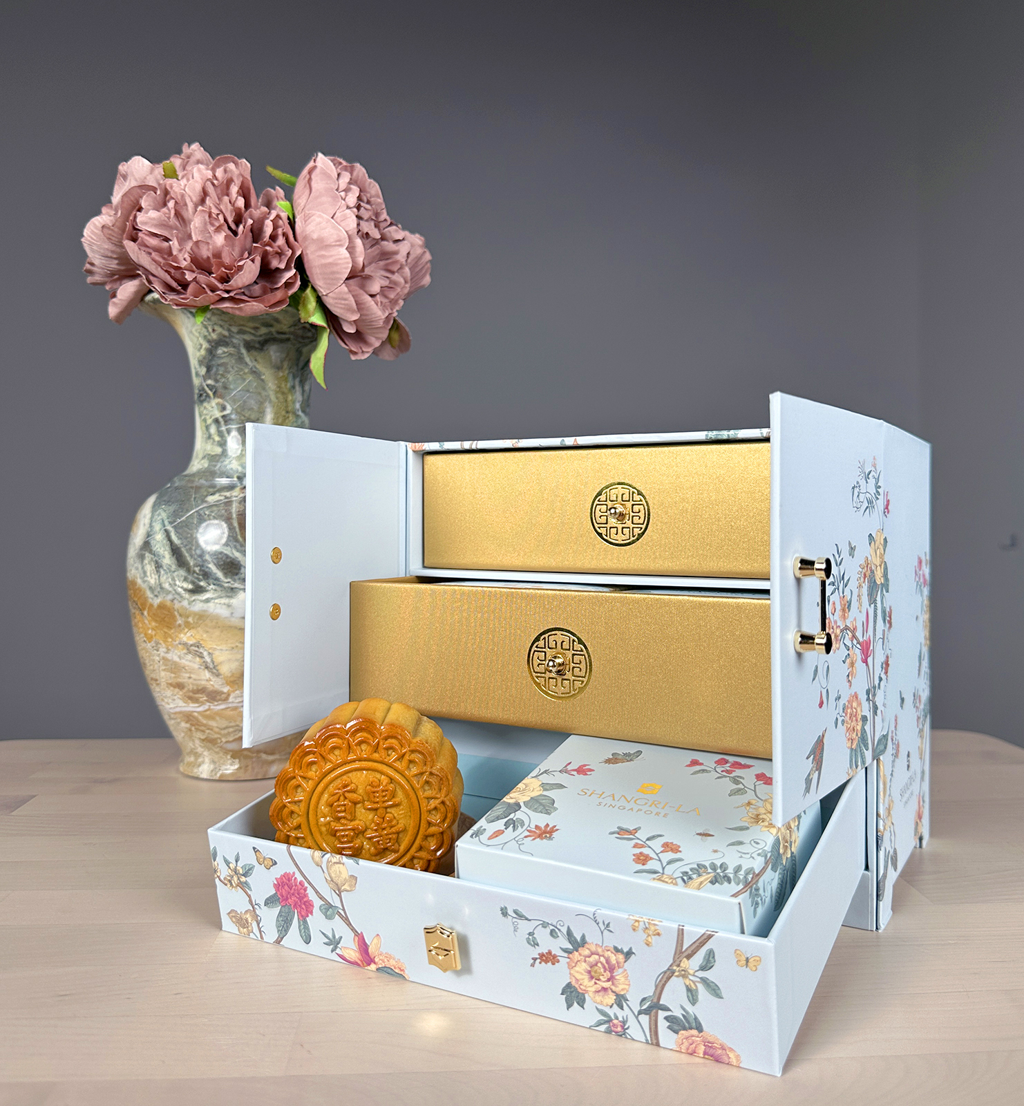 Hotel Des Arts Mooncake Box 2023 – Packaging Of The World