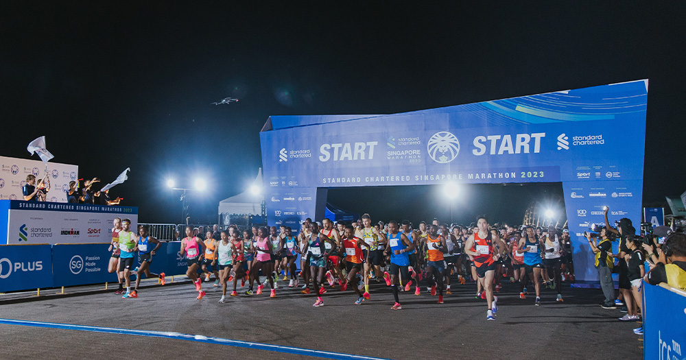 The Marathon 42.195km flags off