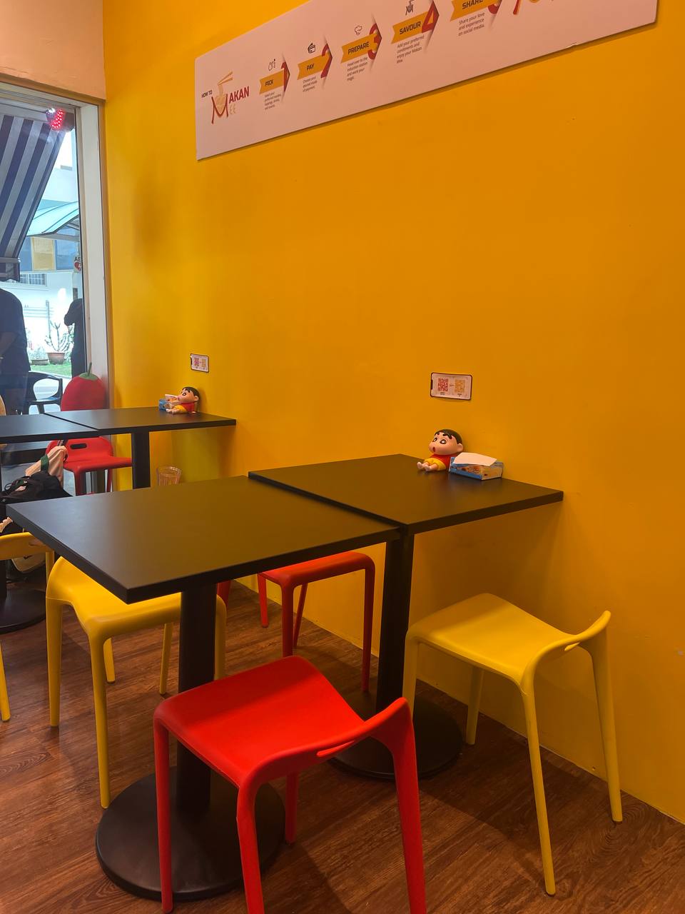 makan mee indoor seating