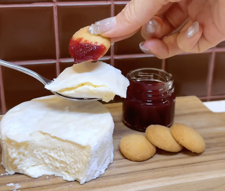 Cheesecake Board, Gruyère