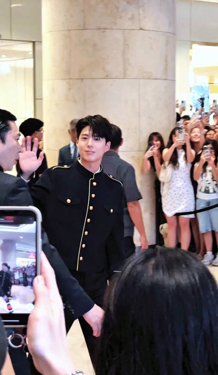 Bae Suzy and Park Bogum at ION Orchard Singapore.