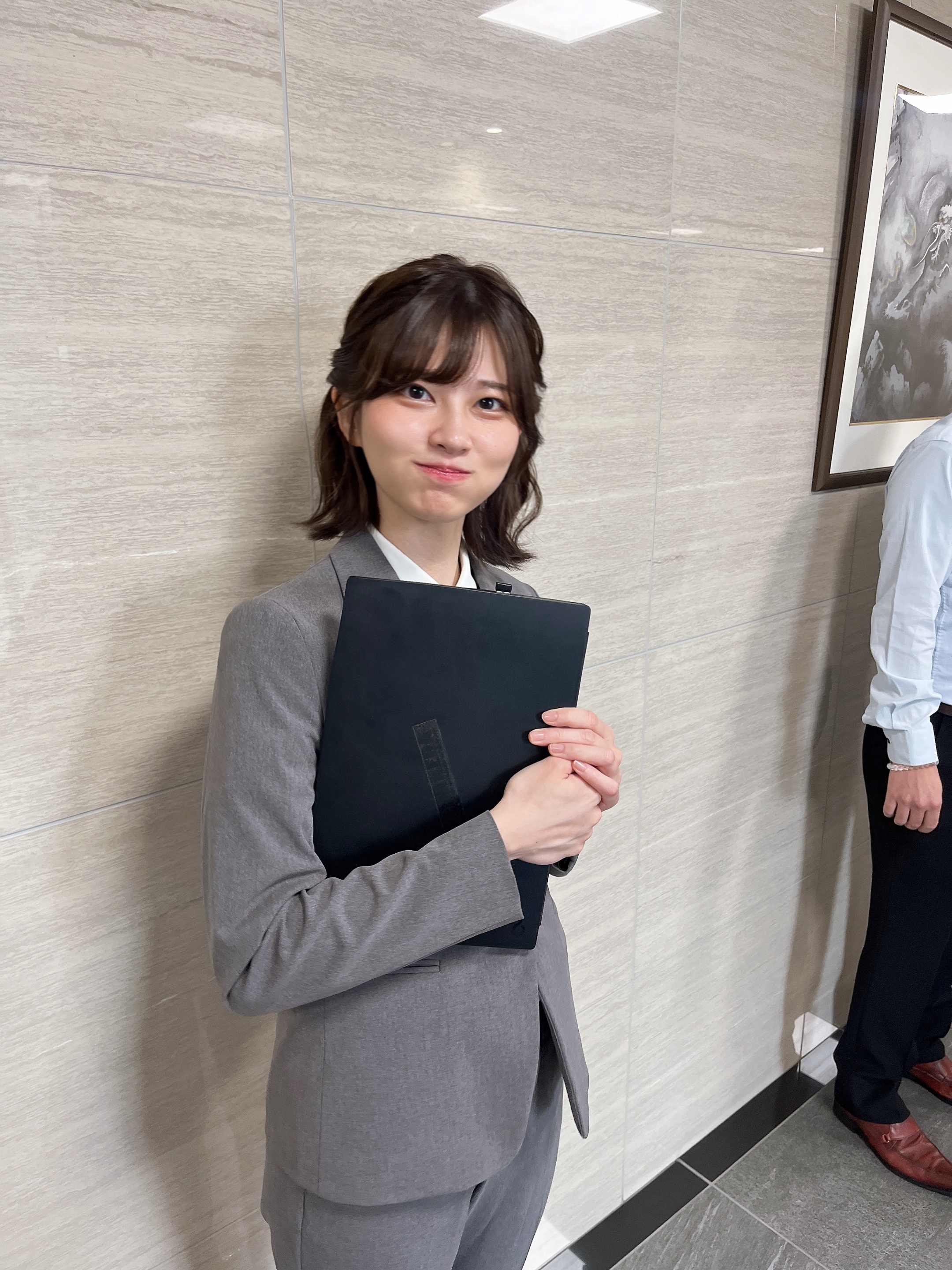 Japanese woman posts 'office lady' photo & gets 100 million views, starts  YouTube account - Mothership.SG - News from Singapore, Asia and around the  world