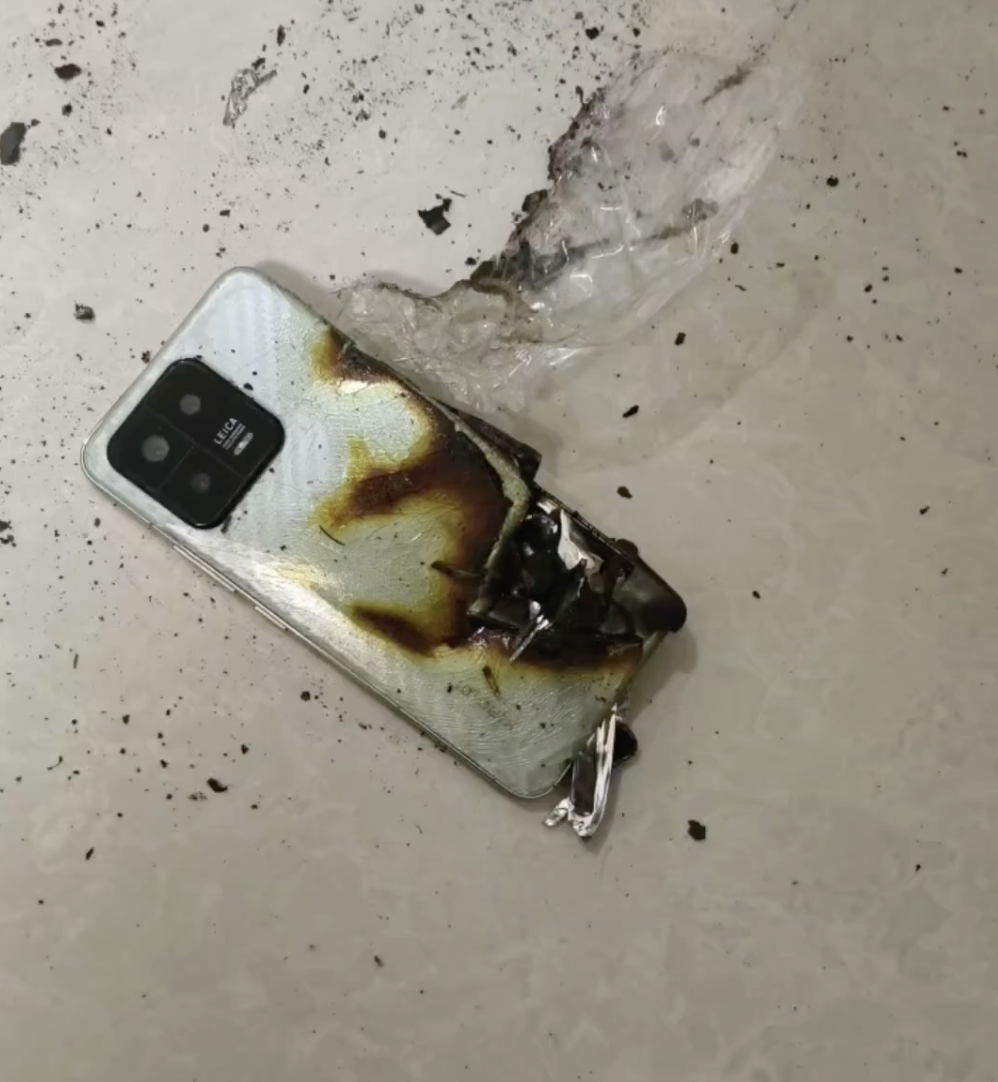 xiaomi phone explode china boy burnt