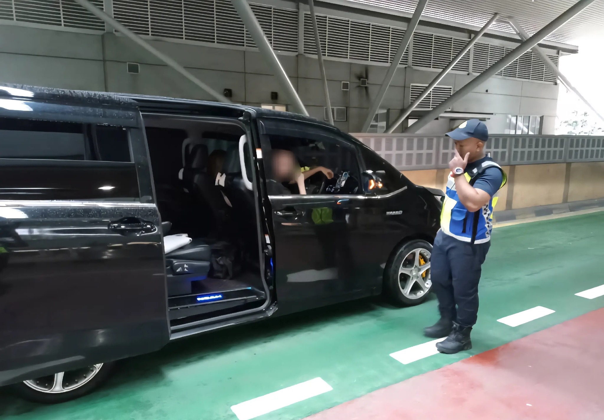 singapore-car-impounded-jb-phv-03.jpg