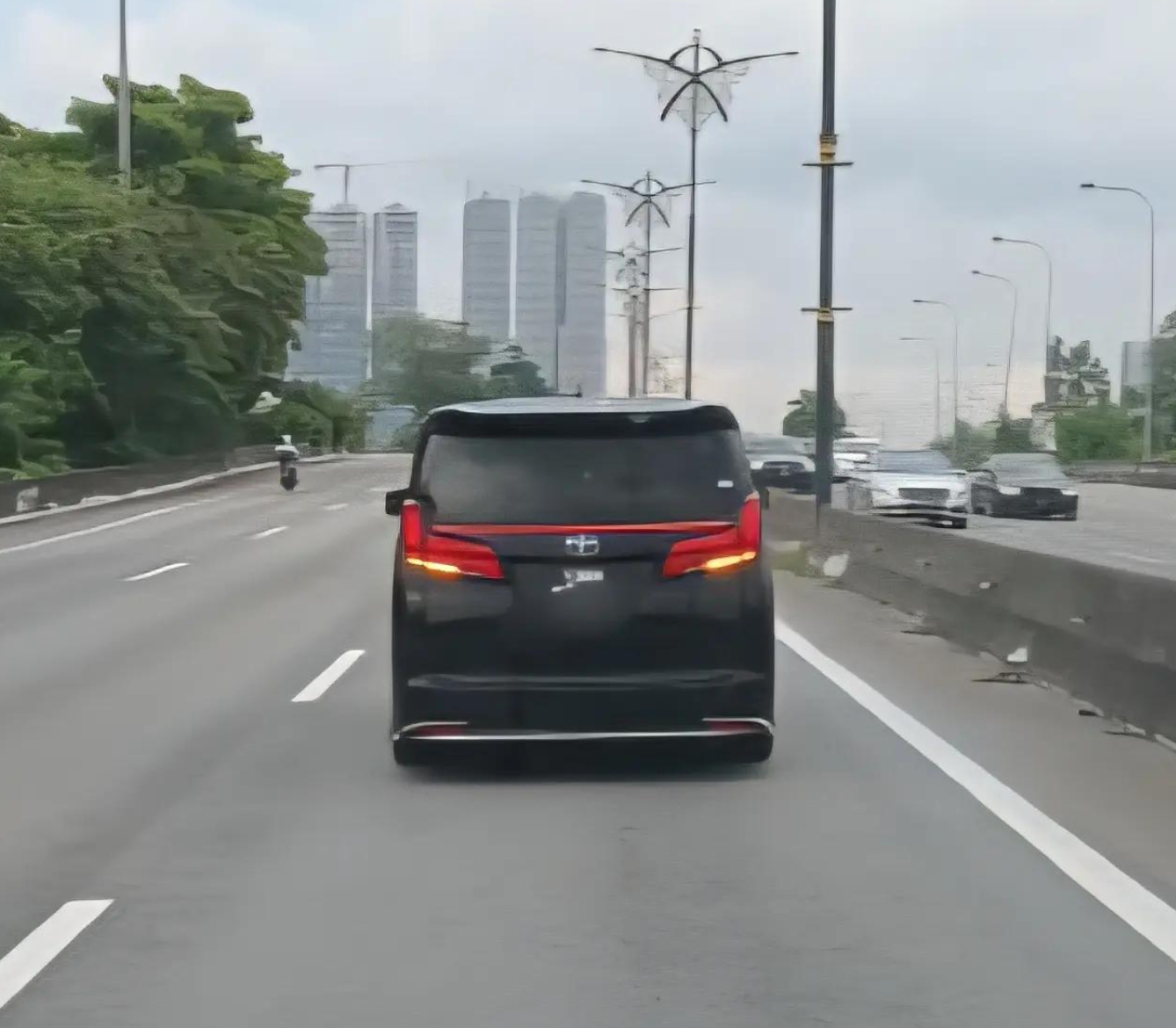 singapore-car-impounded-jb-phv-05.jpg