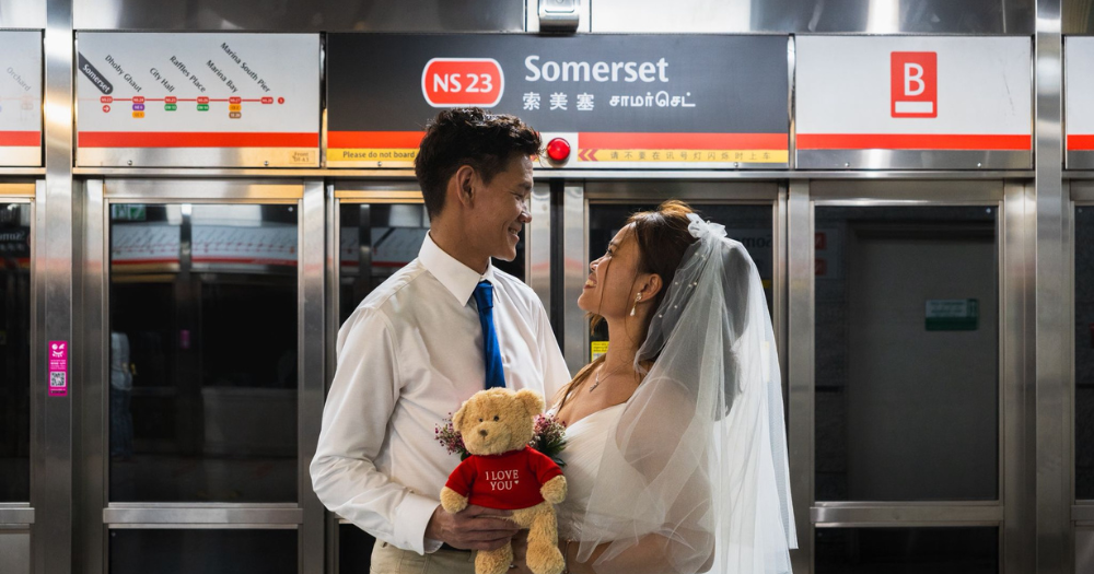 S'porean couple in their 40s take wedding photos at Somerset MRT, had 1st date there